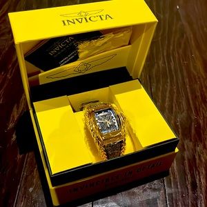 Women’s New in Box Invicta Gladiator Watch, gorgeous!  Hands are moving!